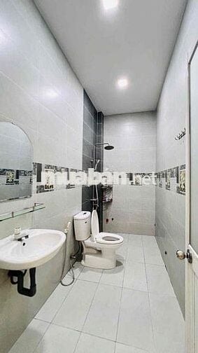 cho thuê nhà nguyên căn Dt 5x32m 4 phòng ngủ 3wc