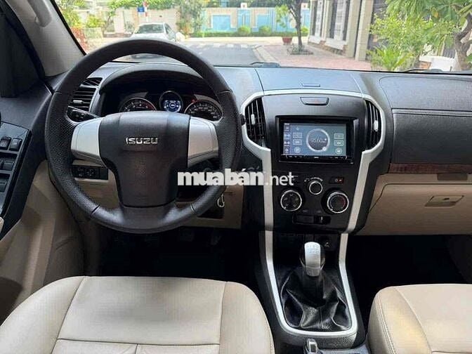 Isuzu Mu X B7 1.9 Turbo máy dầu số sàn 2022