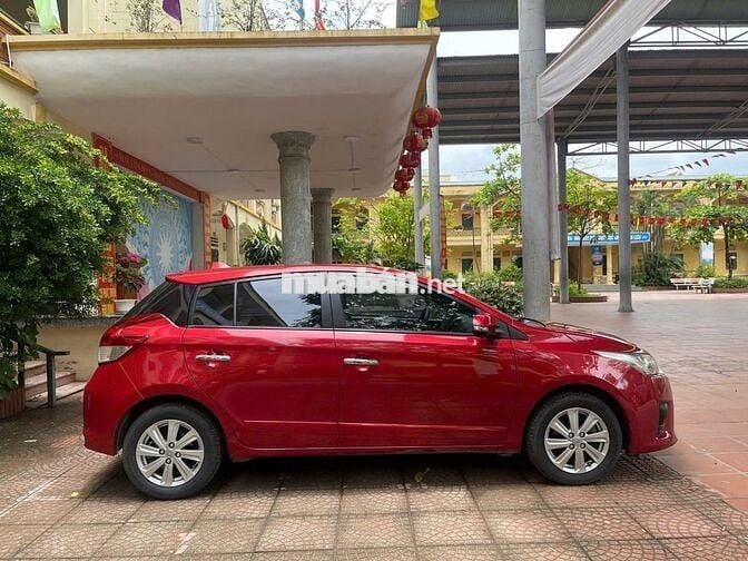 Gia đình bán chiếc xe ô tô Toyota Yarit 1.3G 2015