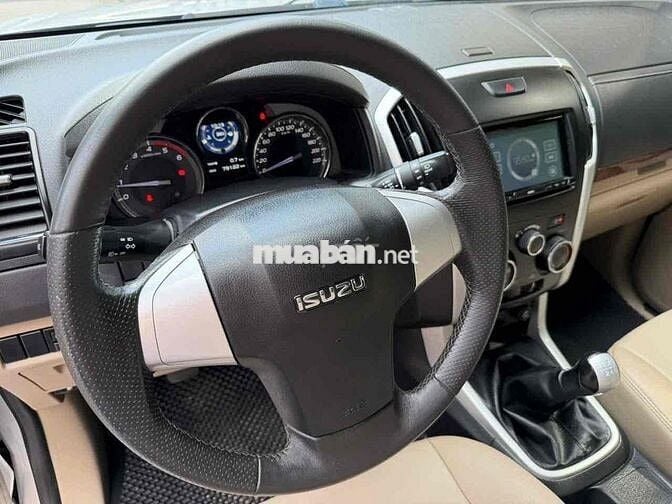 Isuzu Mu X B7 1.9 Turbo máy dầu số sàn 2022