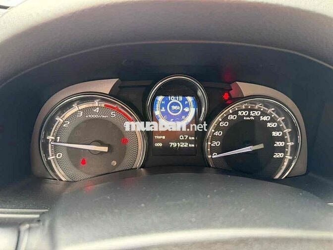 Isuzu Mu X B7 1.9 Turbo máy dầu số sàn 2022