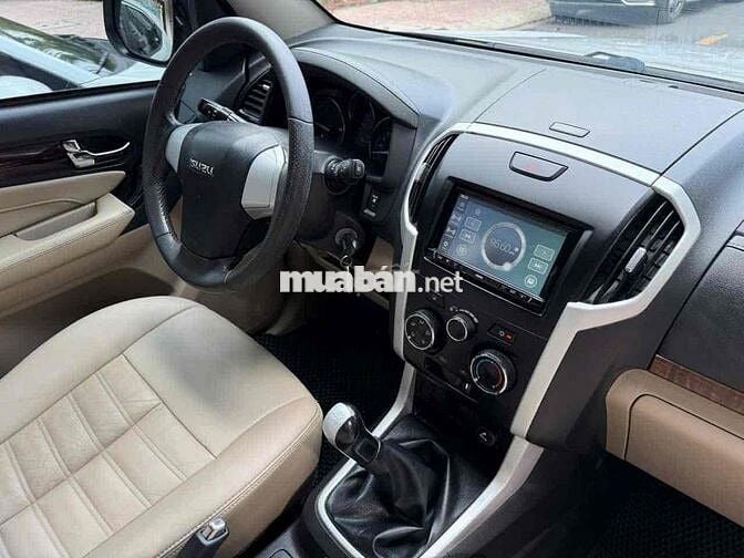 Isuzu Mu X B7 1.9 Turbo máy dầu số sàn 2022
