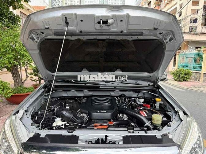 Isuzu Mu X B7 1.9 Turbo máy dầu số sàn 2022
