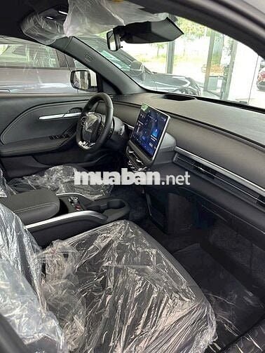 Ô tô điện VinFast VF6 Plus màu trắng