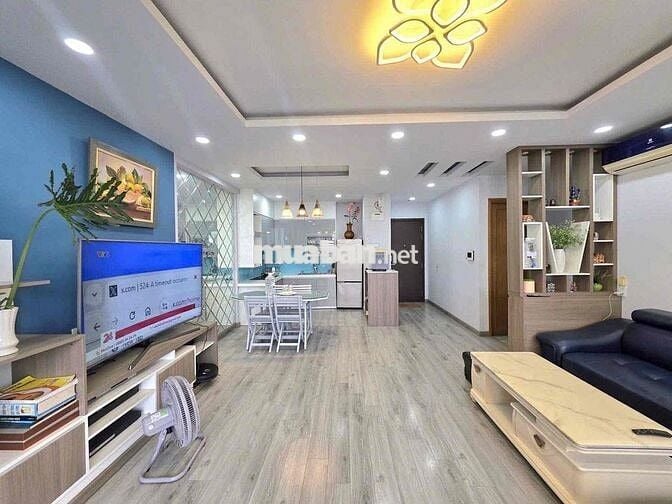 Căn hộ 3 phòng ngủ. chung cư Orchard Parkview. gần sân bay TSN