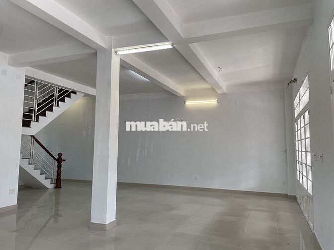 Cho thuê văn phòng mặt tiền Vàng 100m2 tại Thủ Dầu Một, Bình Dương