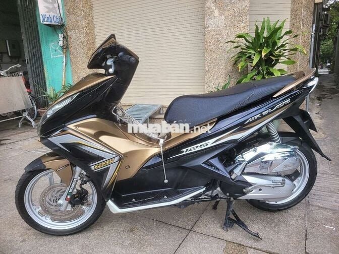 Air Blade 2014.đẹp nguyên zin.máy êm.tp.chính chủ
