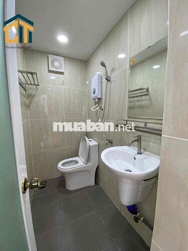 Mặt Bằng Kinh Doanh Mặt Tiền Đường Lê Văn Linh Quận 4