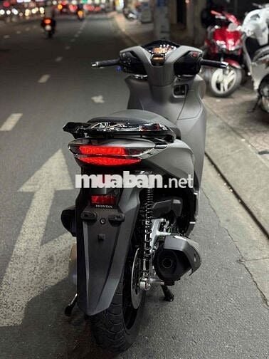 Sh 350i đăng kí lần đầu 2024. máy zin. chính chủ