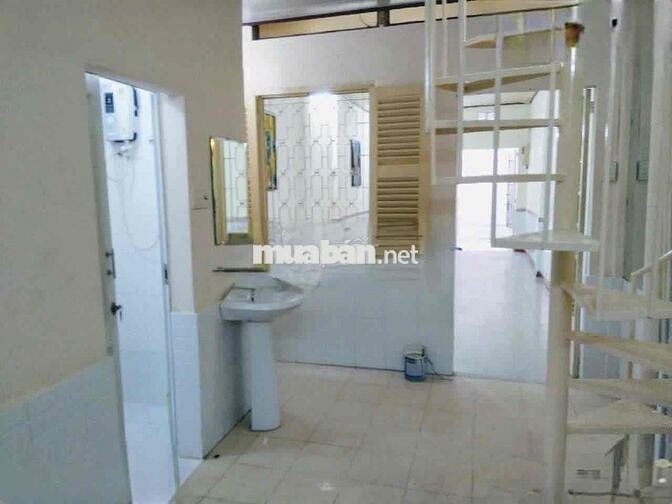 Cho thuê nhà nguyên căn Q.1 gần chợ Tân Định 3.6x15m trệt lầu 2PN 1WC