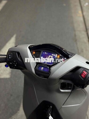 Sh 350i đăng kí lần đầu 2024. máy zin. chính chủ