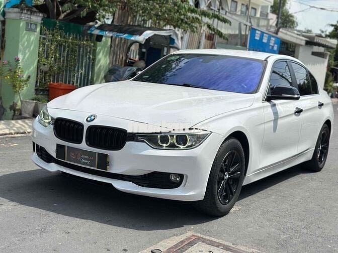 BMW 3 Series 2013 320i - 86000 km