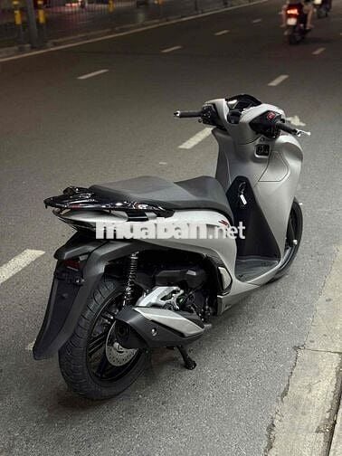 Sh 350i đăng kí lần đầu 2024. máy zin. chính chủ