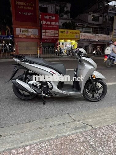Sh 350i đăng kí lần đầu 2024. máy zin. chính chủ