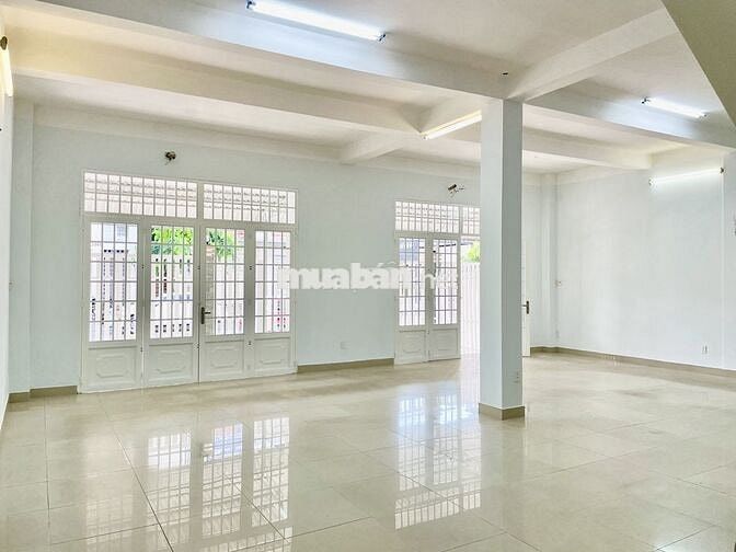 Cho thuê văn phòng mặt tiền Vàng 100m2 tại Thủ Dầu Một, Bình Dương