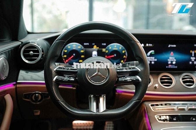 Mercedes E300 AMG sx2022 đen nt nâu đi 30k km