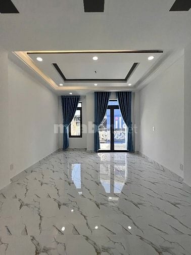 Nhà 7 Lầu Thiết Kế hiện đại Mặt Tiền 131 Nguyễn Du 