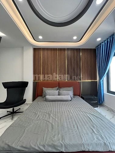 Nhà 7 Lầu Thiết Kế hiện đại Mặt Tiền 131 Nguyễn Du 