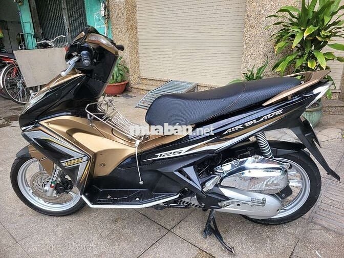 Air Blade 2014.đẹp nguyên zin.máy êm.tp.chính chủ