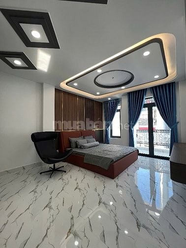 Nhà 7 Lầu Thiết Kế hiện đại Mặt Tiền 131 Nguyễn Du 