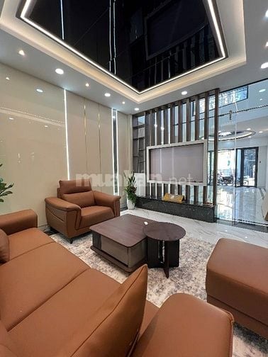 Nhà 7 Lầu Thiết Kế hiện đại Mặt Tiền 131 Nguyễn Du 