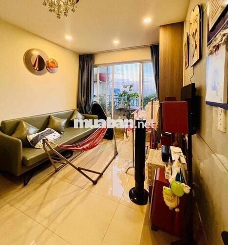 Cần bán Căn 3PN đầy đủ nội thất, chỉ cần vào ở. LH xem nhà.