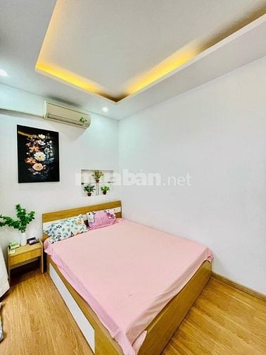 Cần tiền trả nợ bán gấp nhà Đ. Hậu Giang P. 11, Q. 6, 64m2 , Giá 990tr
