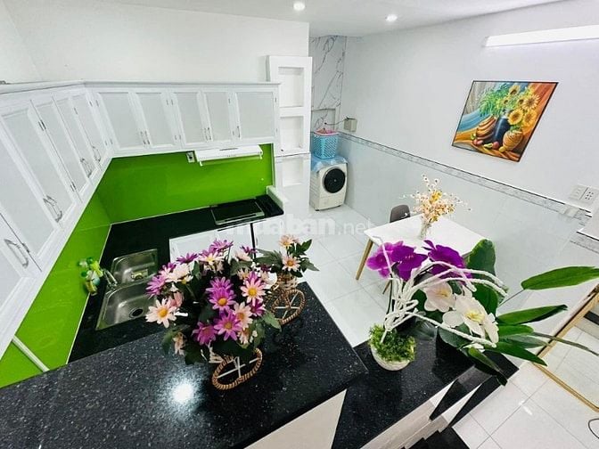 Cần tiền trả nợ bán gấp nhà Đ. Hậu Giang P. 11, Q. 6, 64m2 , Giá 990tr