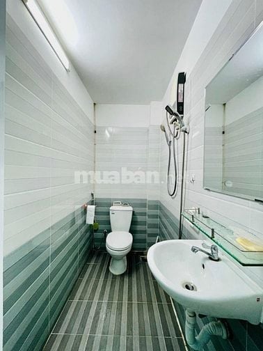 Cần tiền trả nợ bán gấp nhà Đ. Hậu Giang P. 11, Q. 6, 64m2 , Giá 990tr