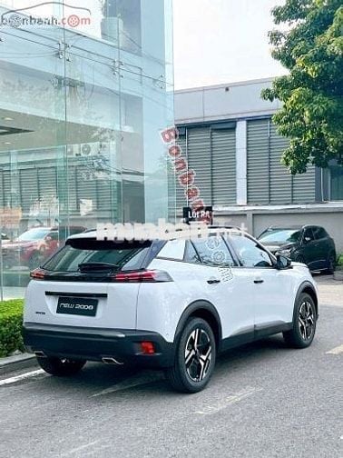 Peugeot 2008 Premium 1.2 AT 2025