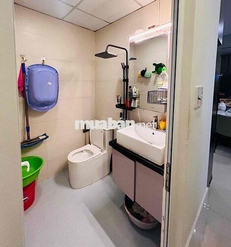 Cần bán Căn 3PN đầy đủ nội thất, chỉ cần vào ở. LH xem nhà.