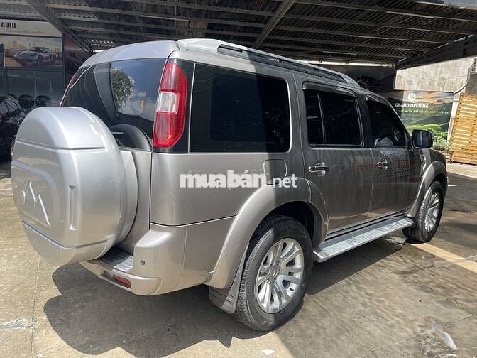 Ford Everest 2014 2.5L 4x2 MT - đẹp nguyên zin