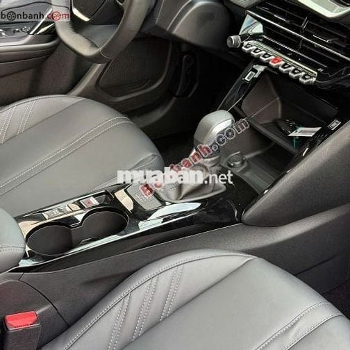 Peugeot 2008 Premium 1.2 AT 2025