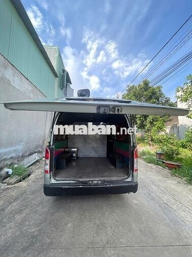 Toyota Hiace 2006-6 chỗ - Đã cải tạo