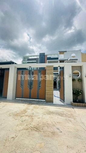 Sở hữu căn nhà view núi cực đẹp ở thị trấn Long Hải chỉ 2,85 tỷ cực xị