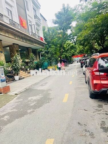 Cho thuê MBKD phố Khúc Thừa Dụ, Diện tích 150m2, 1 tầng,  mặt tiền 8m