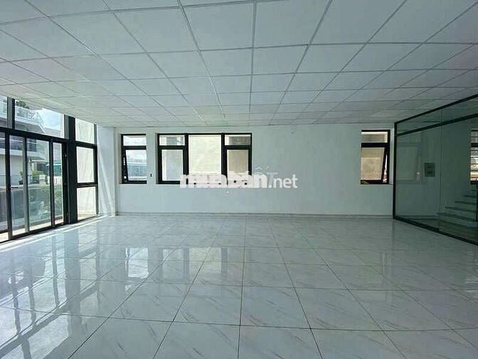 Tầng 3 (160m2) Căn góc trục chính Vạn Phúc, đường lớn 35m. Giá 25 tr