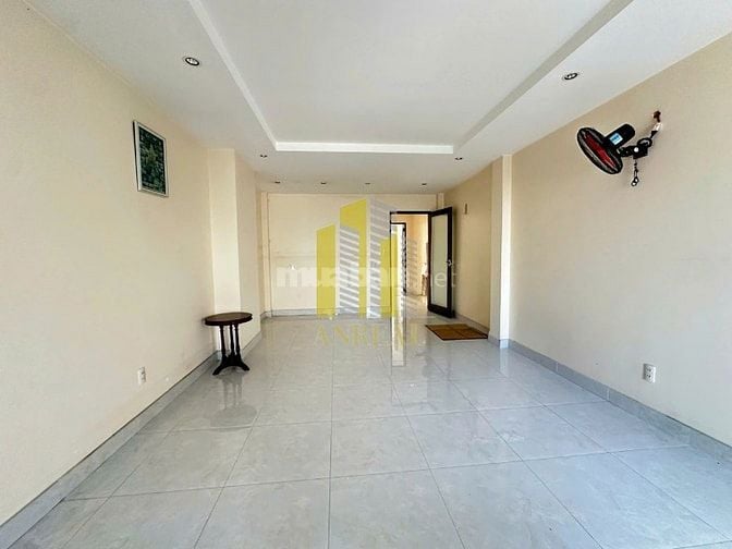 Nhà Phố Đường Trần Não Hầm 3 Lầu 6 phòng Giá 30 triệu