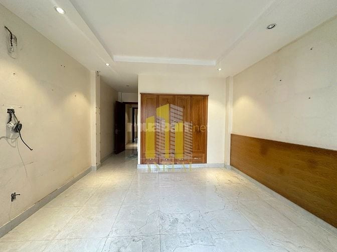 Nhà Phố Đường Trần Não Hầm 3 Lầu 6 phòng Giá 30 triệu