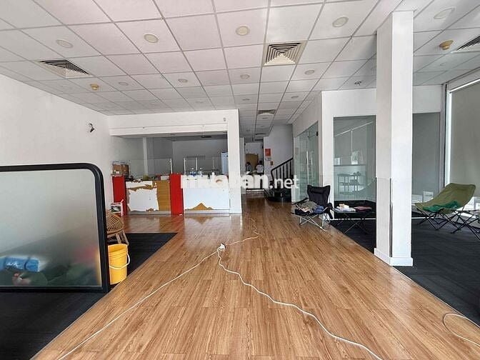 Cho thuê toà nhà đầy đủ giấy tờ nằm ngay trung tâm Thủ Dầu Một
