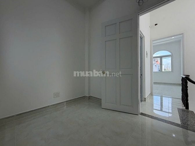 BÁN NHÀ MẶT TIỀN KINH DOANH, HẺM Ô TÔ  8M , LIỀN KỀ QUẬN 7