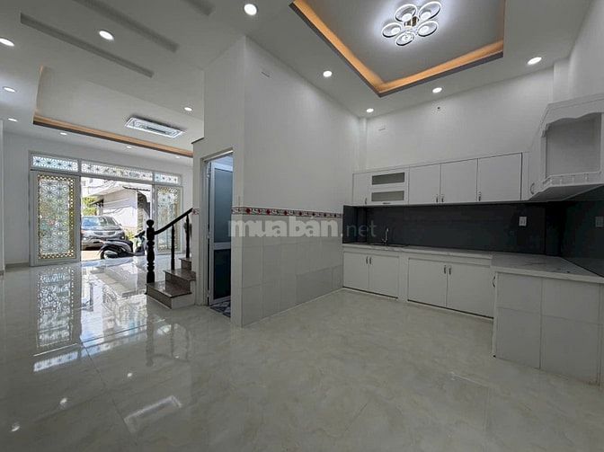 BÁN NHÀ MẶT TIỀN KINH DOANH, HẺM Ô TÔ  8M , LIỀN KỀ QUẬN 7