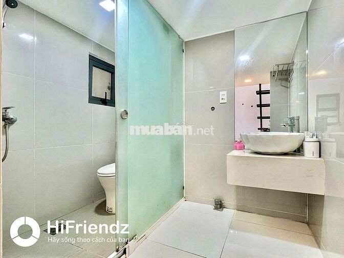 Phòng rộng 40m2 - Gần KCX, cầu Tân Thuận, UFM, KDC Phú Mỹ Hưng, Q1,Q4