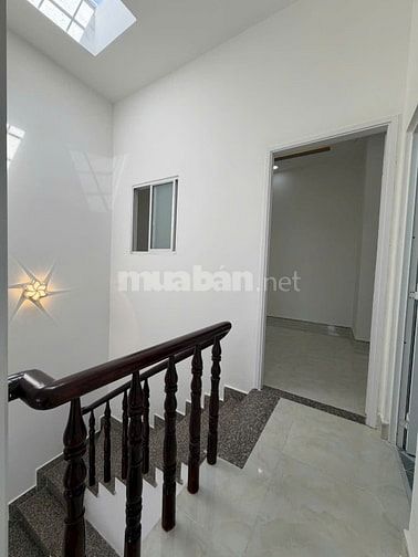 BÁN NHÀ MẶT TIỀN KINH DOANH, HẺM Ô TÔ  8M , LIỀN KỀ QUẬN 7
