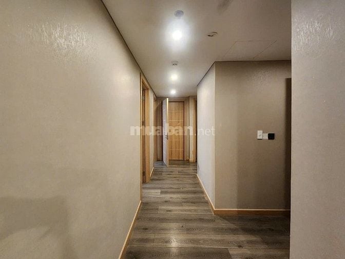 CHO THUÊ CĂN HỘ 3 PHÒNG NGỦ – VIEW PHỐ – FULL NỘI THẤT – GIÁ CHỈ 18TR/