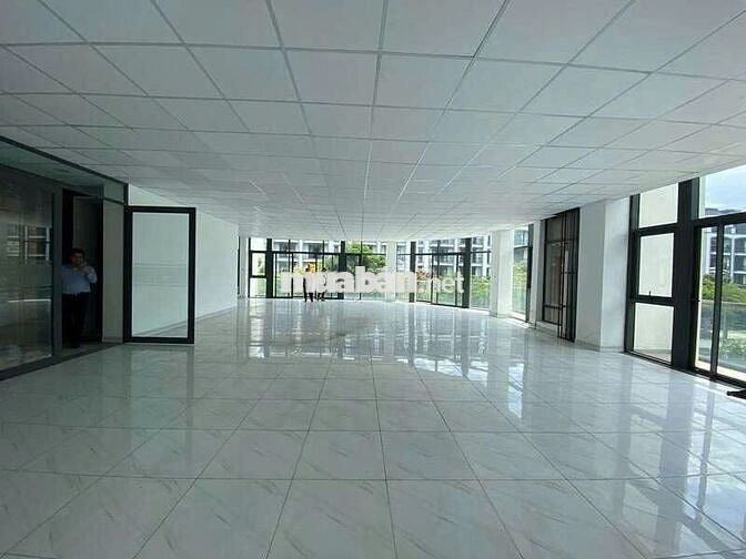 Tầng 3 (160m2) Căn góc trục chính Vạn Phúc, đường lớn 35m. Giá 25 tr