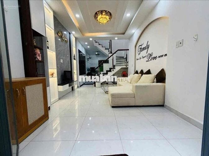 Cần thanh lí gấp căn nhà nằm ngay đường Trần Hưng Đạo, Q5. DT 55,8m2.