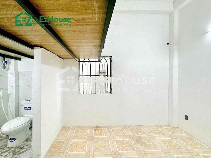 DUPLEX GÁC CAO ĐI BỘ QUA ĐẠI HỌC CÔNG THƯƠNG SẴN MÁY LẠNH