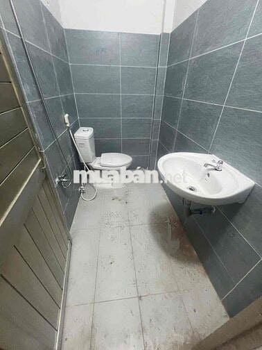 Cho thuê nhà hxt 4x17m 1 lầu 2pn 3wc giá 13tr