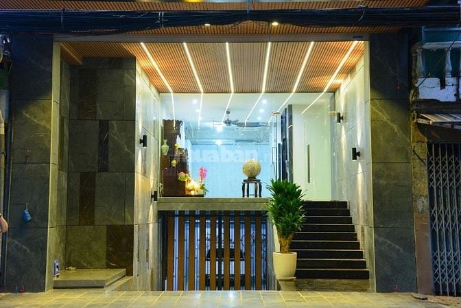 Cho thuê nhà tầng 1 và tầng 2 nhà mặt đường số 585 Hoàng Hoa Thám, BĐ